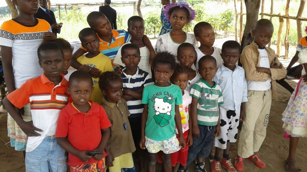 Groupe de Macédoine, Mission de Bandundu | Classe des enfants